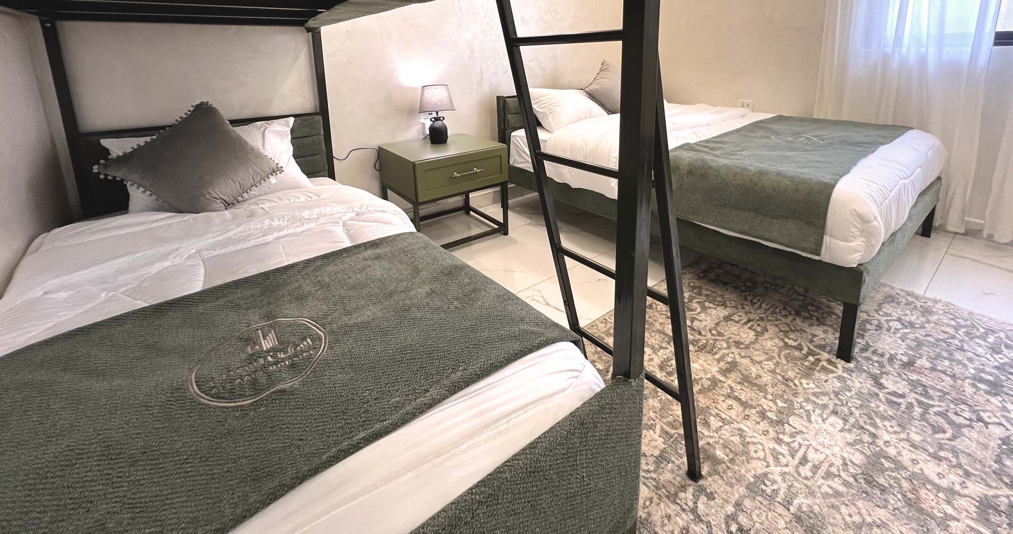 شقة اولي - شقة فاخرة للإيجار في جبل عمان/ الدوار الثاني